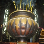 Räucherstäbchen in der Jade Emperor Pagode in HCMC / Vietnam